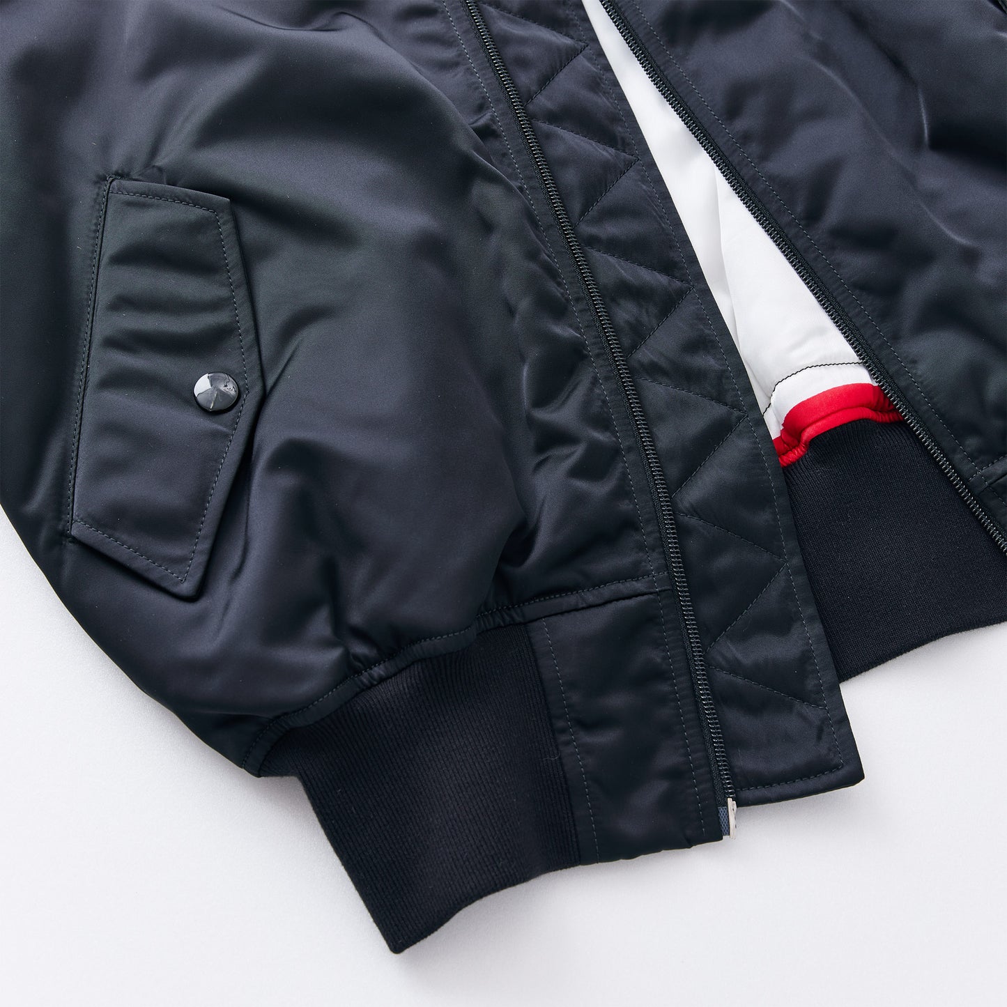 ボンバージャケット