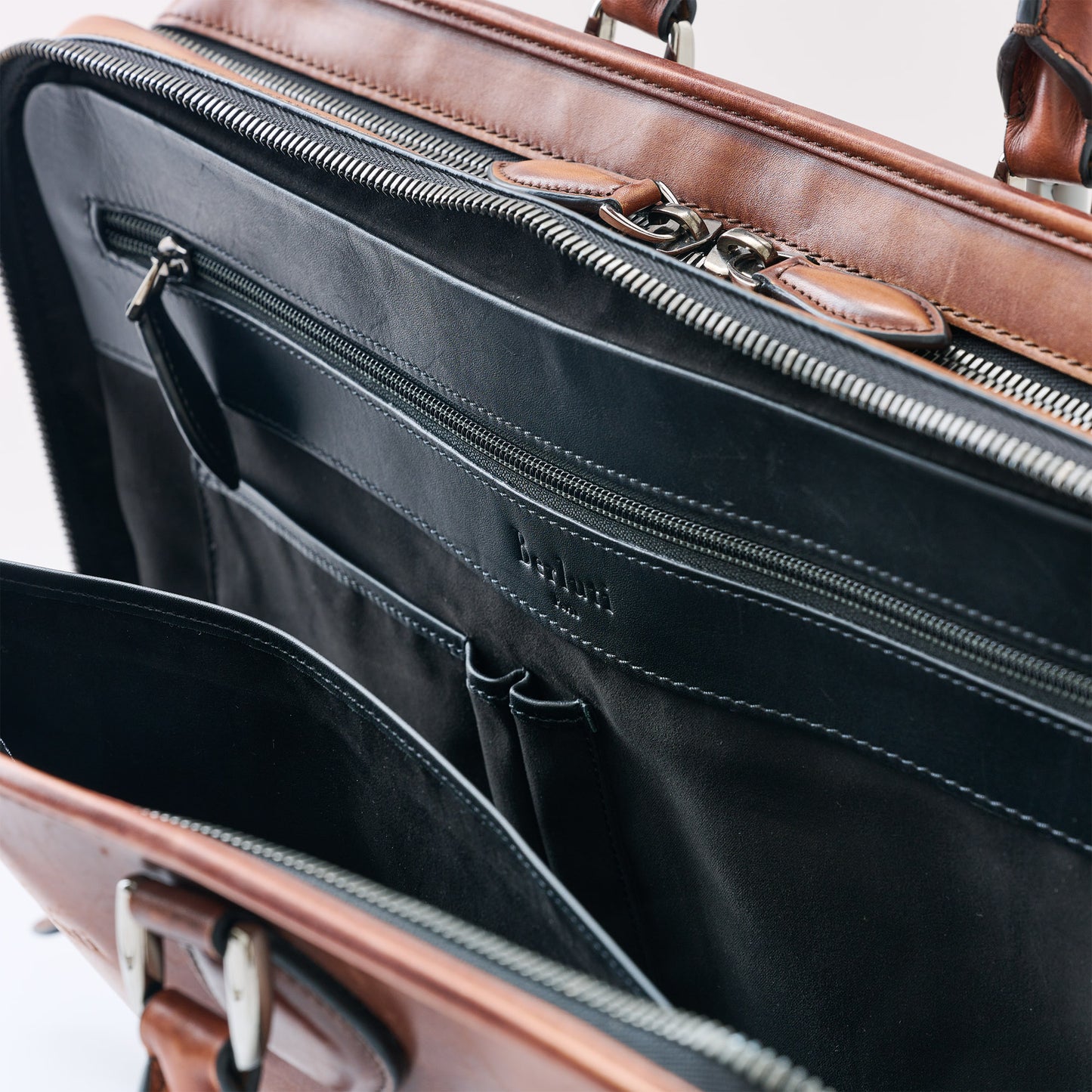 ブリーフケース