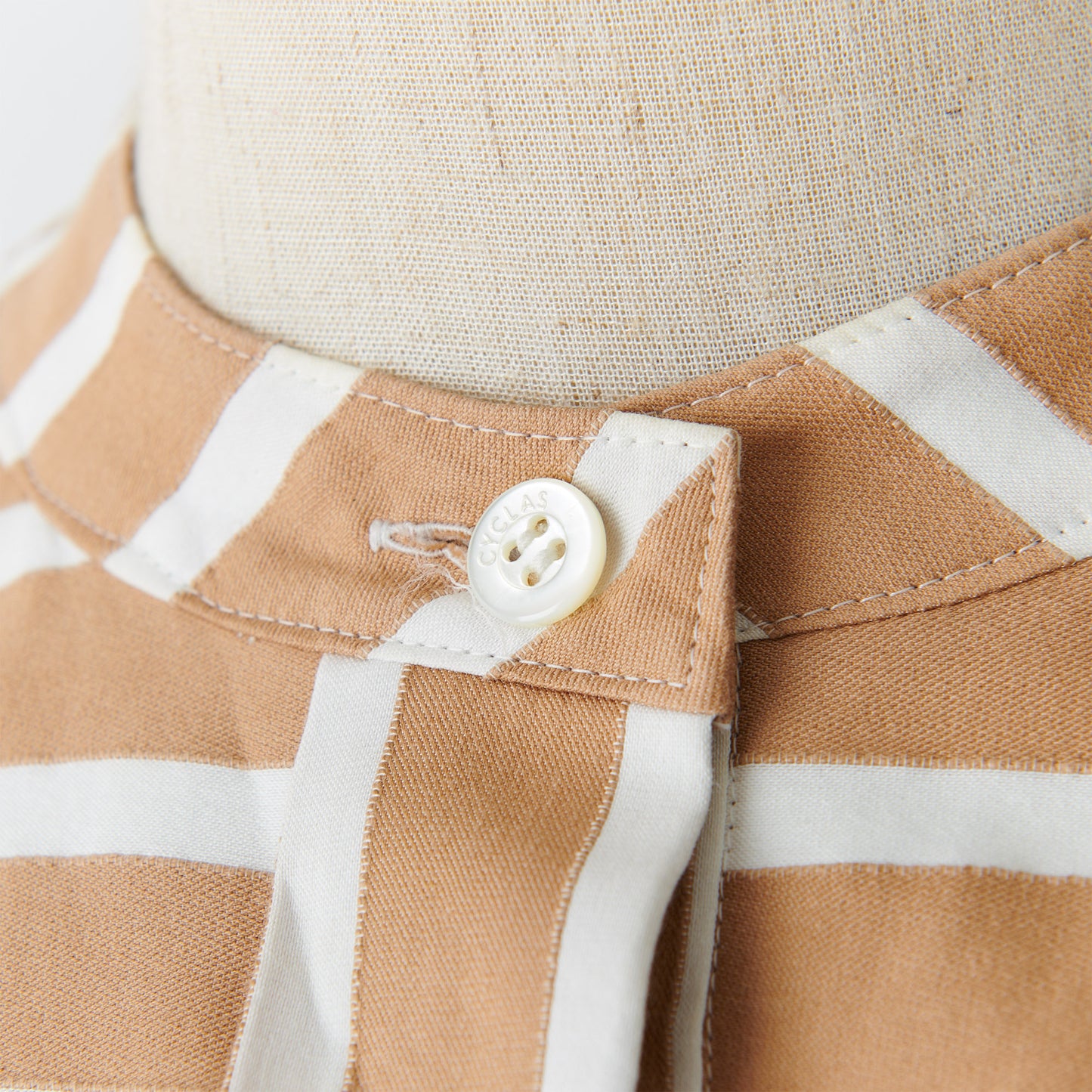 シャツワンピース