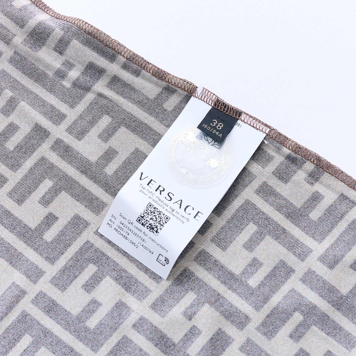 ロゴモノグラムTシャツ